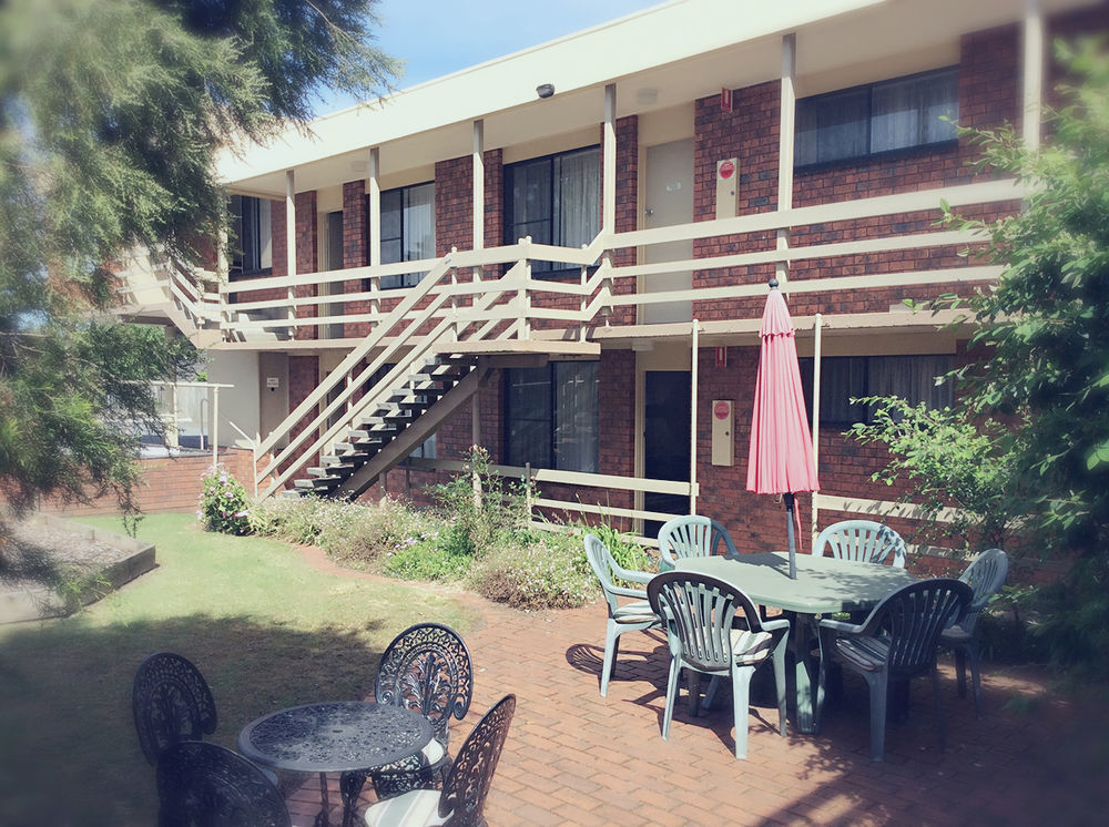 Mahogany Motel Варрнамбул Экстерьер фото